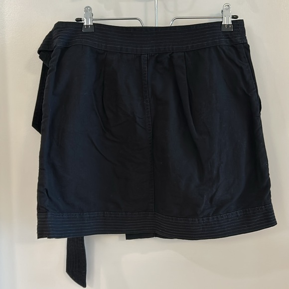 Banana Republic black wrap skirt - Picture 4 of 4